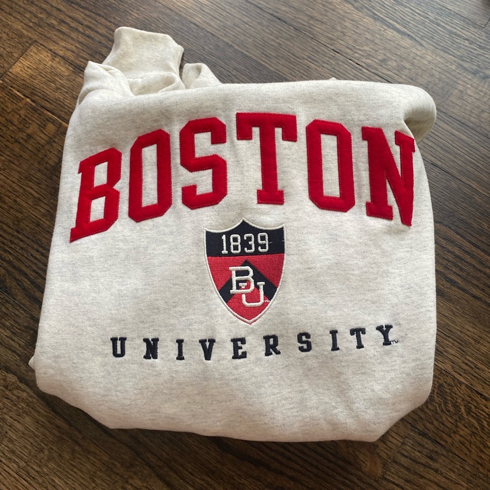 BOSTON U embroidered hoodie size XL
